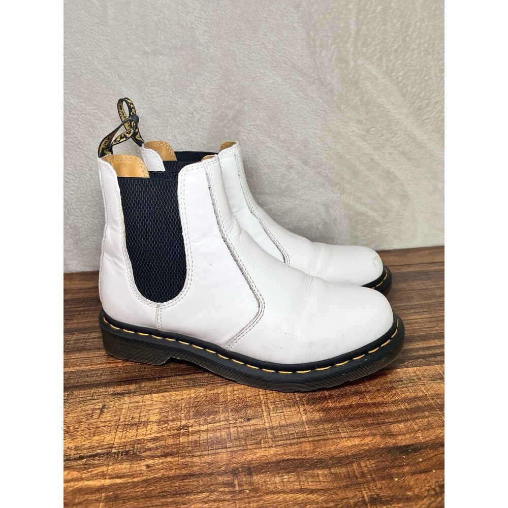Doc Martens 2976 Yellow Stitch Smooth White Leather Chelsea Boots Womens Size 7